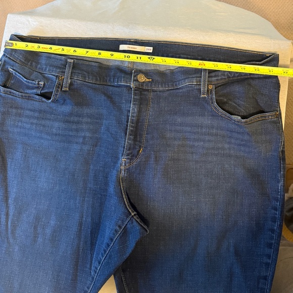 Levi Strauss Signature Jeans Capri Size 24 W Mid Rise Capri - Picture 2 of 15